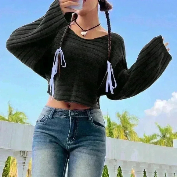 Sweaters - Black Casual Women's Solid Color Short Batwing Sleeve Sweater